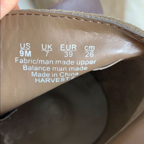 Carlos Santana Tan Suede Belted Booties Size 9 - Picture 5 of 7